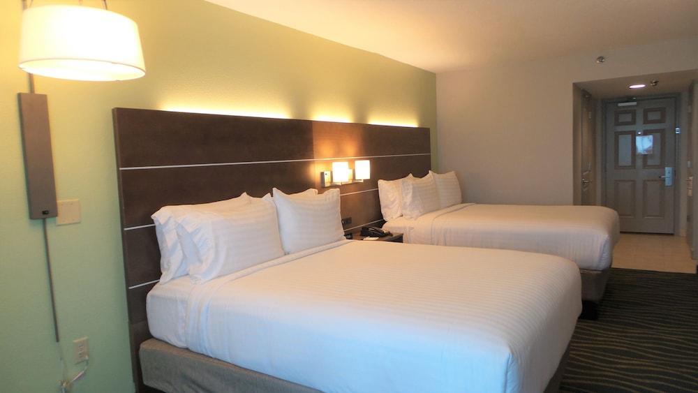 Holiday Inn Express & Suites Oceanfront Daytona Beach Shores By Ihg Εξωτερικό φωτογραφία
