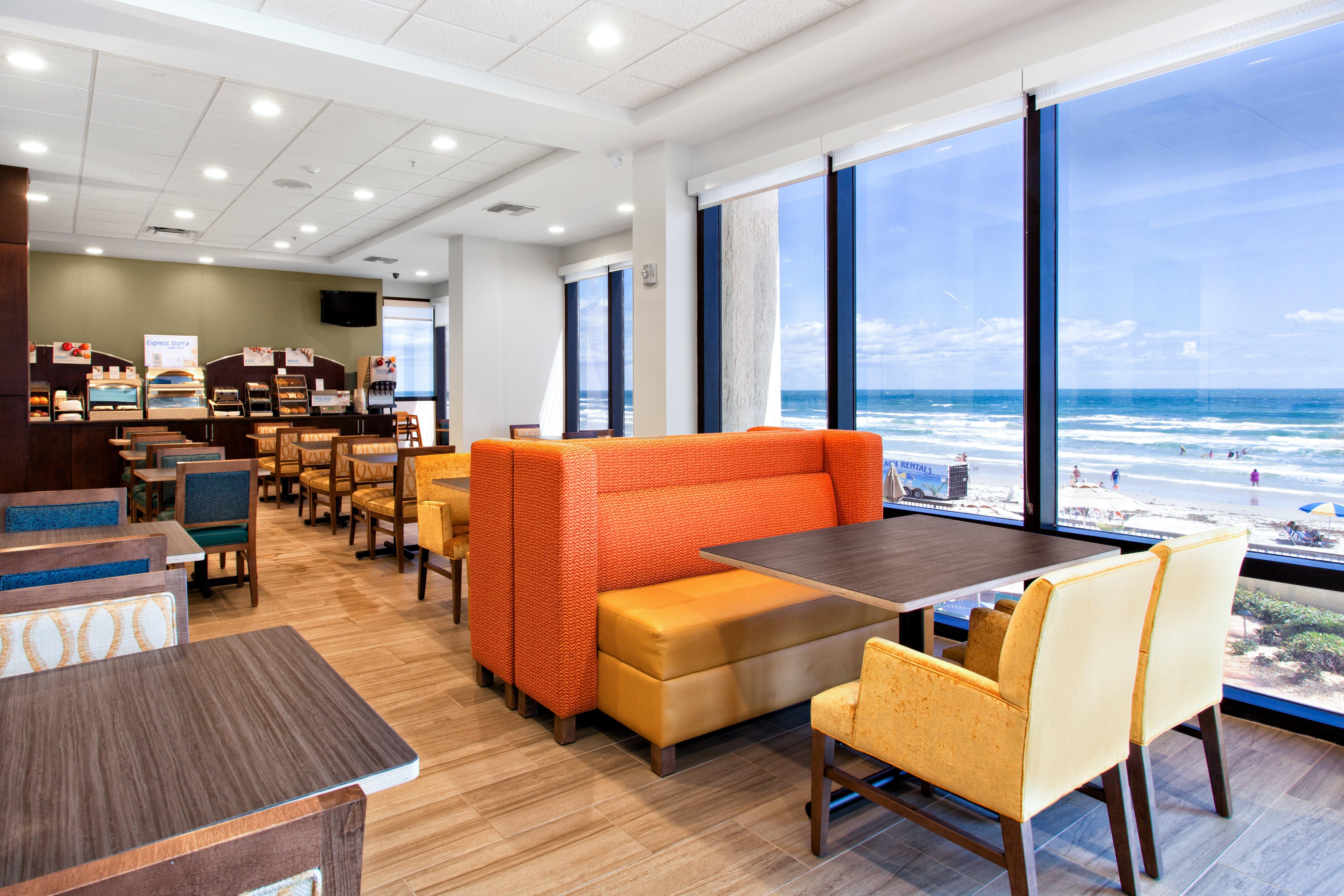 Holiday Inn Express & Suites Oceanfront Daytona Beach Shores By Ihg Εξωτερικό φωτογραφία